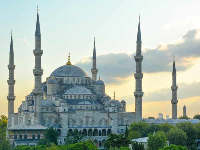 Balat: Renkli Sokaklar, Derin Hikayeler